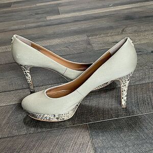 TAHARI “Sophia” Tan/Snakeskin Print, Platform Pumps. Size 10 M.